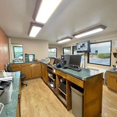 Western Inn Marietta Смирна Екстер'єр фото