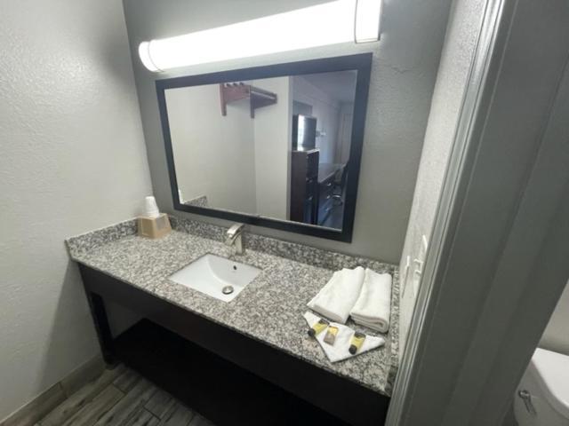 Western Inn Marietta Смирна Екстер'єр фото