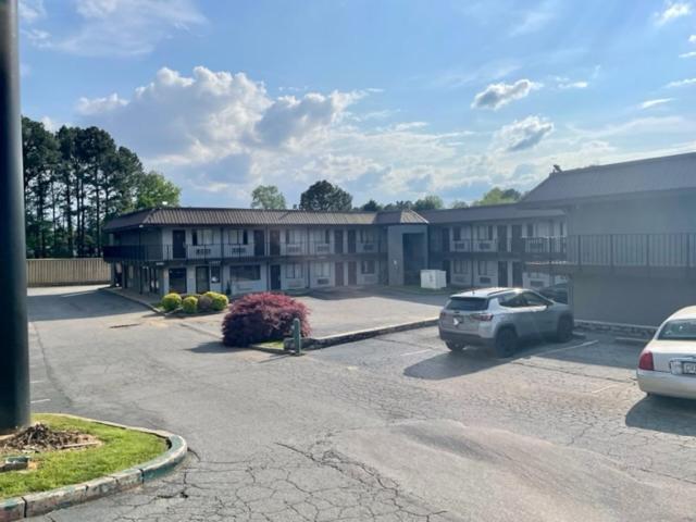 Western Inn Marietta Смирна Екстер'єр фото